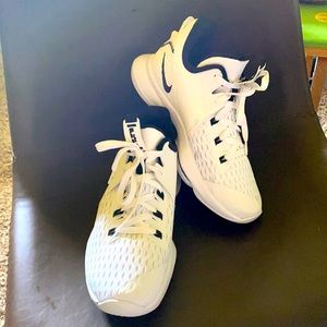Labron Witness Five Nike Basketball Shoes